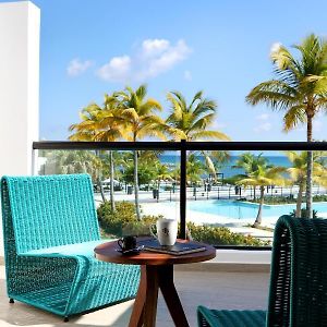 Junior Suite Poolside Ocean View